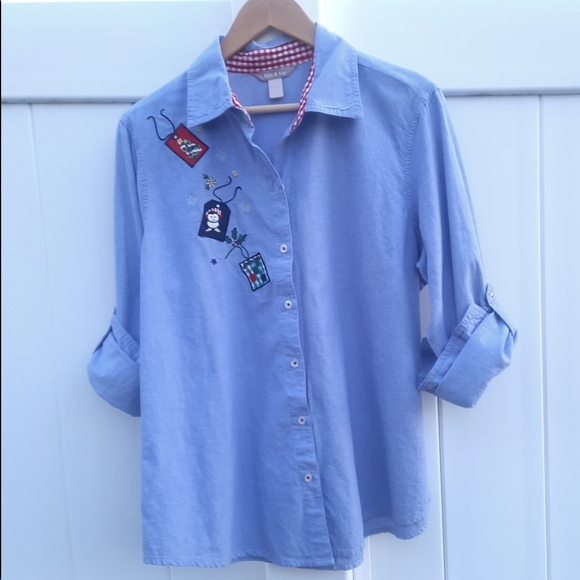 Gift Tag Christmas Button Down Top by White Stag |  L 12/14 - Picture 4 of 14